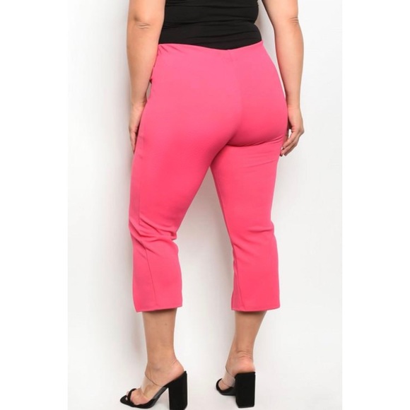FREE with any purchase- Pink plus size cropped capri pants - Picture 3 of 3